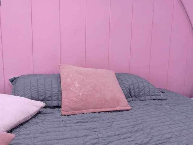 AmyJoness1 live cam on BongaCams