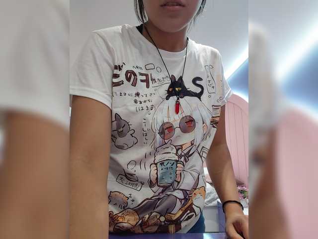 AmyJoness1 live cam on BongaCams