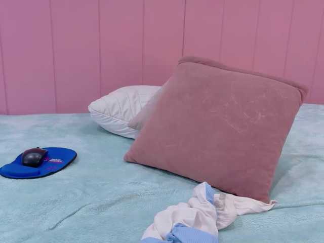 AmyJoness1 live cam on BongaCams