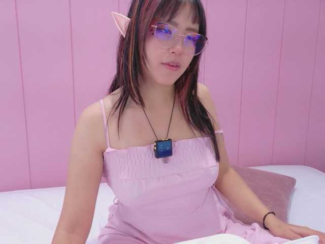 AmyJoness1 live cam on BongaCams