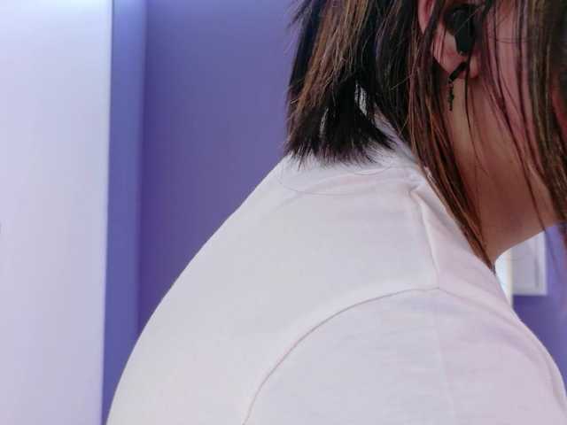 AmyJoness1 live cam on BongaCams