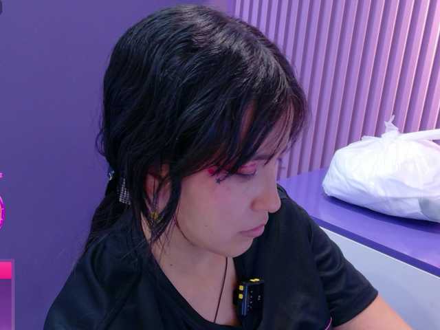 AmyJoness1 live cam on BongaCams