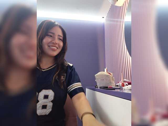 AmyJoness1 live cam on BongaCams