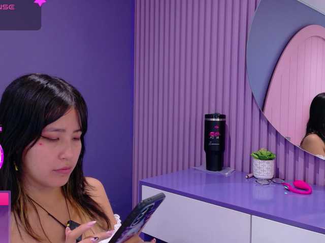 AmyJoness1 live cam on BongaCams