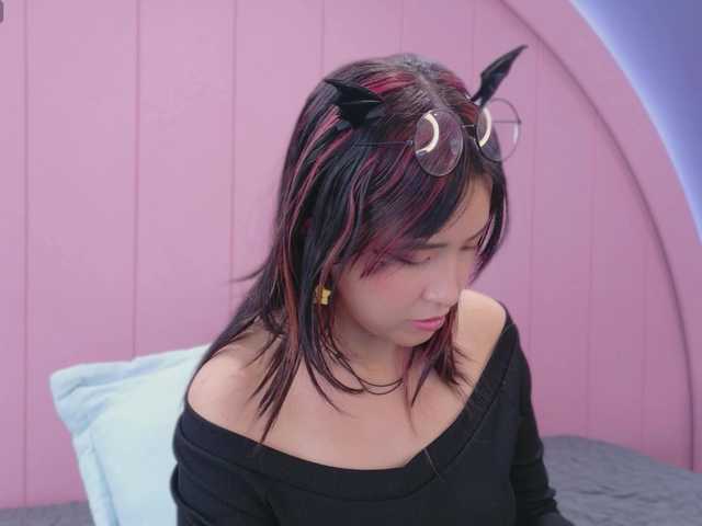 AmyJoness1 live cam on BongaCams