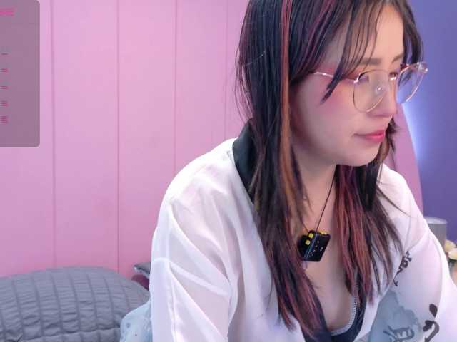 AmyJoness1 live cam on BongaCams