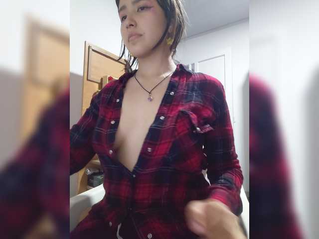 AmyJoness1 live cam on BongaCams
