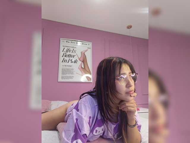 AmyJoness1 live cam on BongaCams