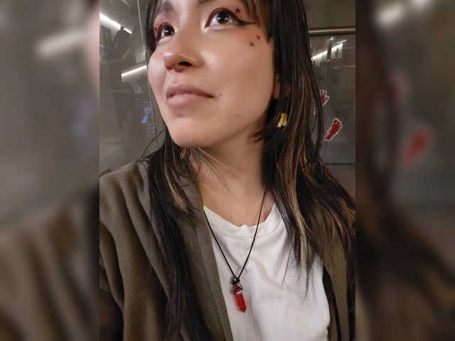 AmyJoness1 live cam on BongaCams