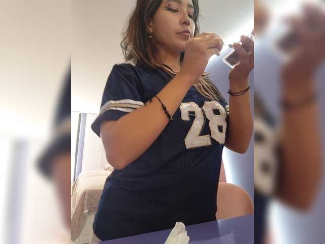AmyJoness1 live cam on BongaCams