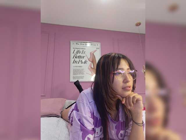 AmyJoness1 live cam on BongaCams