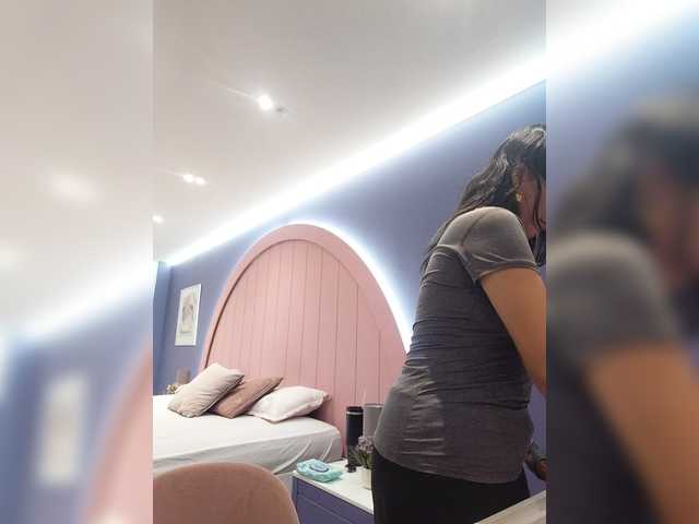 AmyJoness1 live cam on BongaCams