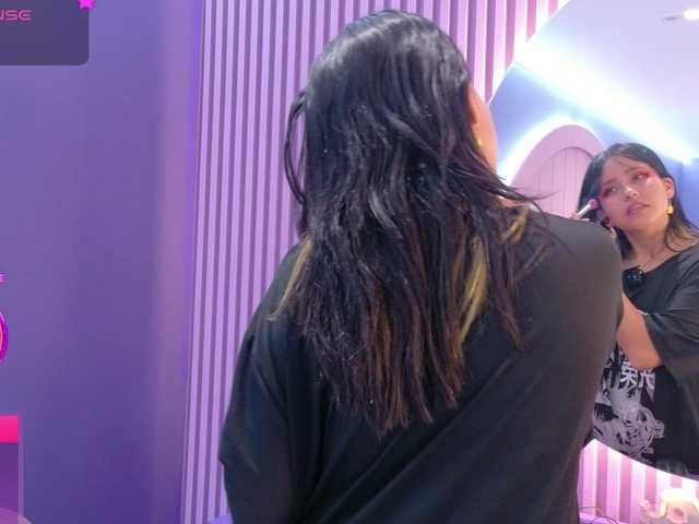 AmyJoness1 live cam on BongaCams