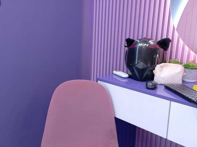 AmyJoness1 live cam on BongaCams