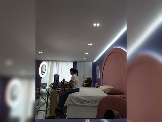 AmyJoness1 live cam on BongaCams
