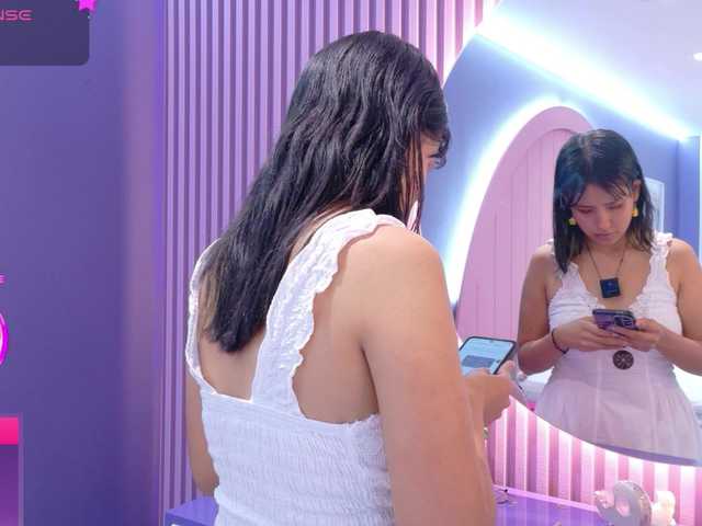 AmyJoness1 live cam on BongaCams