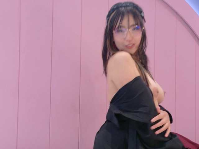 AmyJoness1 live cam on BongaCams