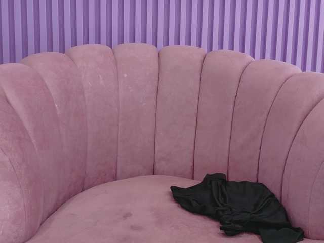 AmyJoness1 live cam on BongaCams