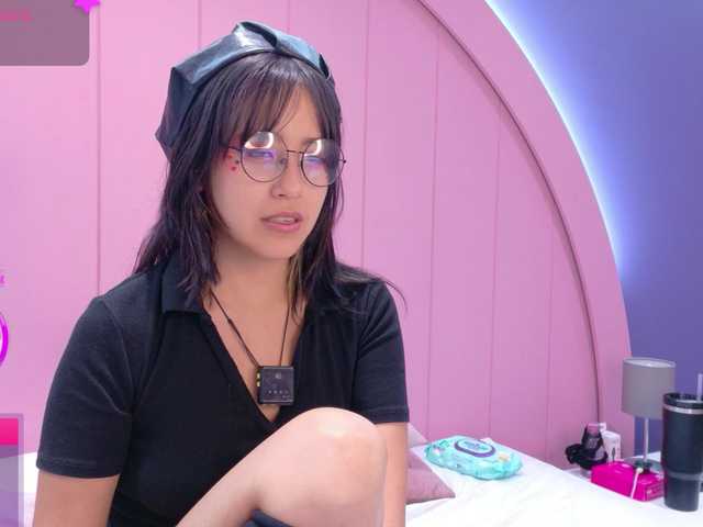 AmyJoness1 live cam on BongaCams