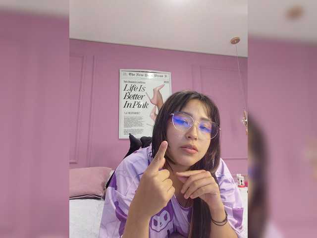 AmyJoness1 live cam on BongaCams