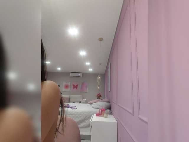 AmyJoness1 live cam on BongaCams
