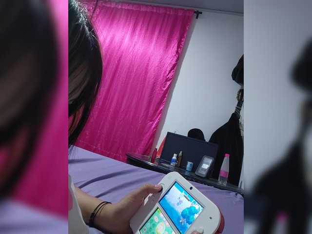 AmyJoness1 live cam on BongaCams