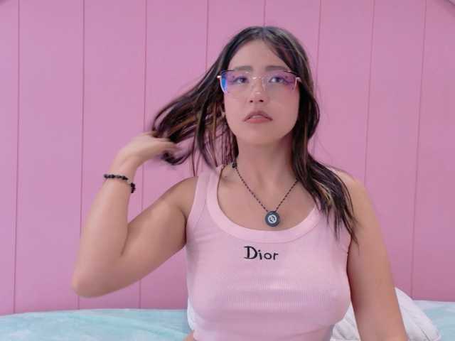 AmyJoness1 live cam on BongaCams