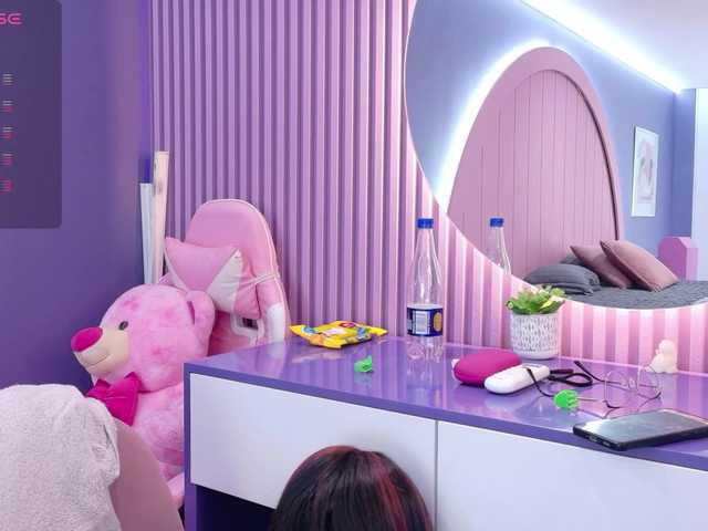 AmyJoness1 live cam on BongaCams