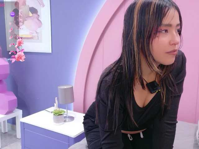 AmyJoness1 live cam on BongaCams