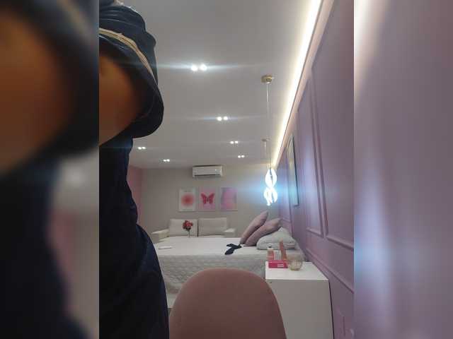 AmyJoness1 live cam on BongaCams