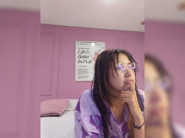 AmyJoness1 live cam on BongaCams