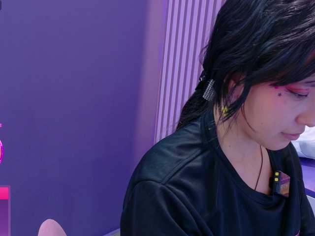 AmyJoness1 live cam on BongaCams