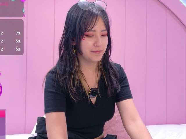 AmyJoness1 live cam on BongaCams