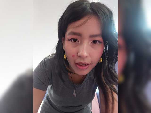 AmyJoness1 live cam on BongaCams