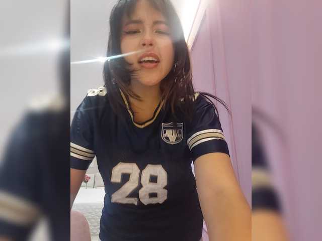 AmyJoness1 live cam on BongaCams