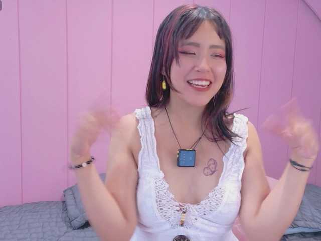 AmyJoness1 live cam on BongaCams
