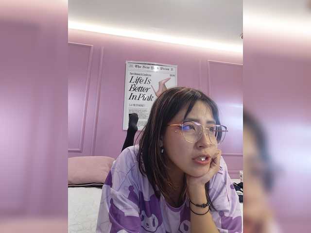AmyJoness1 live cam on BongaCams