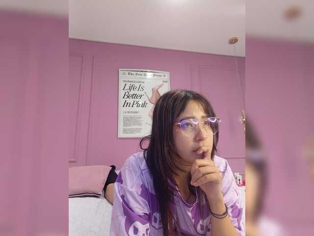 AmyJoness1 live cam on BongaCams