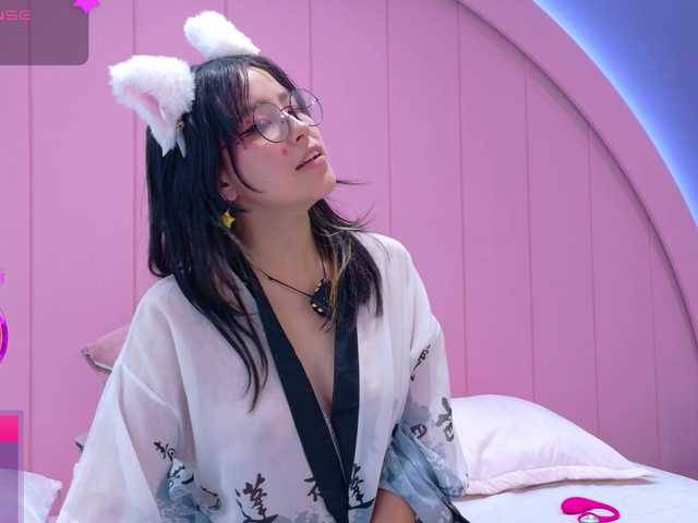 AmyJoness1 live cam on BongaCams