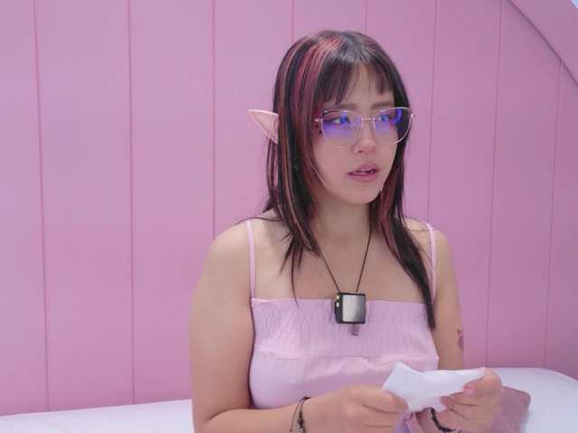 AmyJoness1 live cam on BongaCams