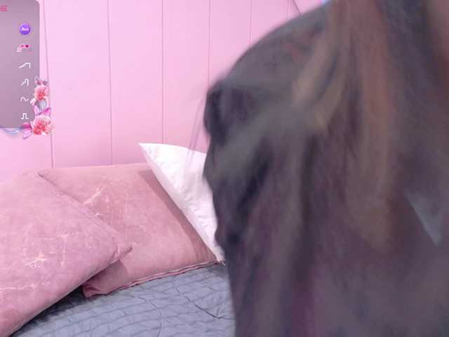 AmyJoness1 live cam on UnifiedCams