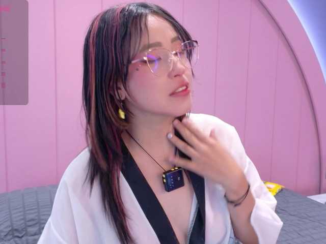 AmyJoness1 live cam on BongaCams