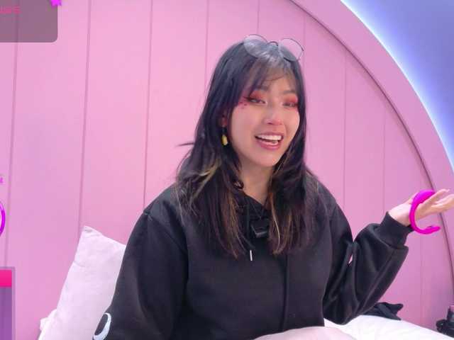 AmyJoness1 live cam on BongaCams