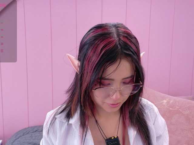 AmyJoness1 live cam on BongaCams