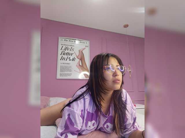 AmyJoness1 live cam on BongaCams