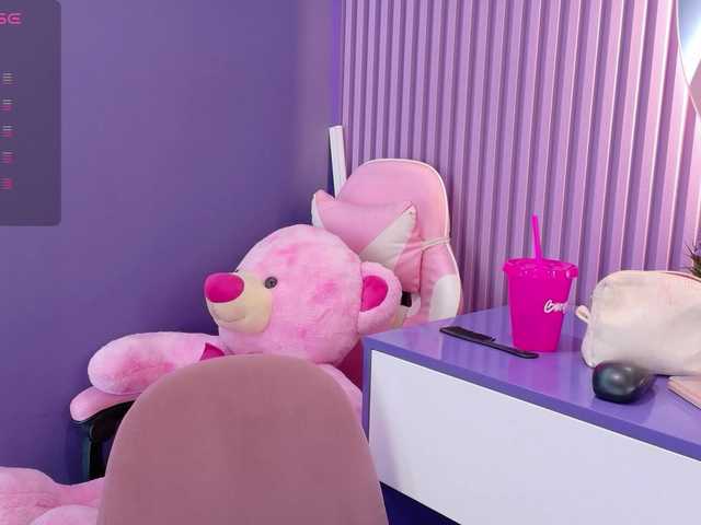 AmyJoness1 live cam on BongaCams
