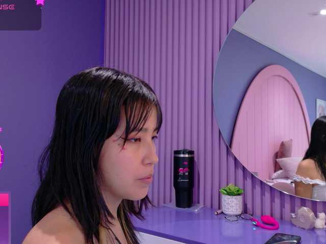 AmyJoness1 live cam on BongaCams