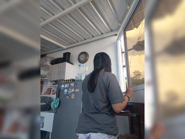 AmyJoness1 live cam on BongaCams