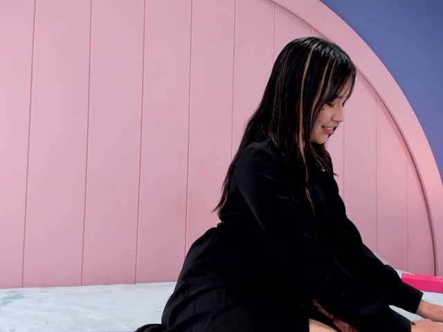 AmyJoness1 live cam on BongaCams