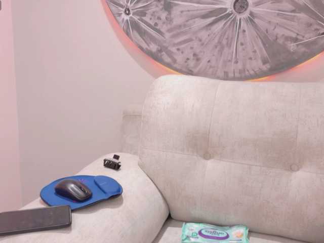 AmyJoness1 live cam on BongaCams